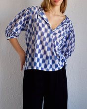 Load image into Gallery viewer, Guy Laroche Cotton Print Blouse