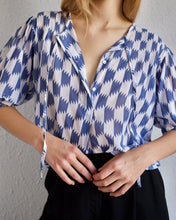 Load image into Gallery viewer, Guy Laroche Cotton Print Blouse